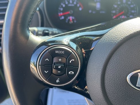 Used 2020 Kia Soul EX image 25