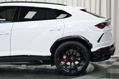 Used 2022 Lamborghini Urus image 10