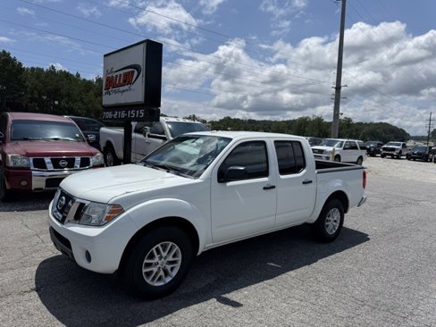 Used 2016 Nissan Frontier SV image 1