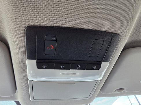 Used 2024 Nissan Rogue SV image 25