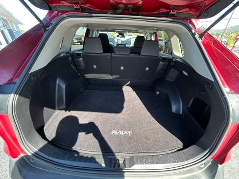 Used 2019 Toyota RAV4 XLE image 21