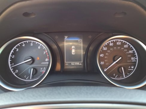 Used 2018 Toyota Camry LE image 19
