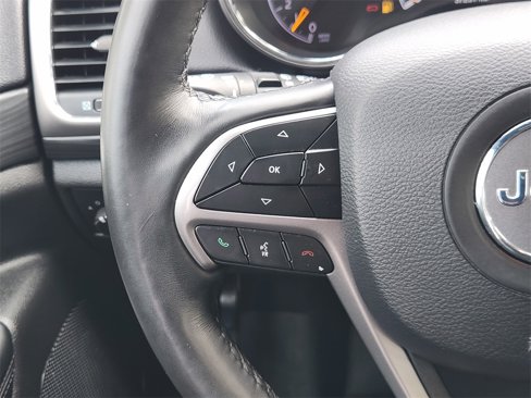 Used 2019 Jeep Grand Cherokee Altitude image 26