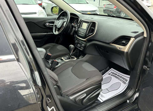 Used 2015 Jeep Cherokee Latitude w/ Comfort/Convenience Group image 13