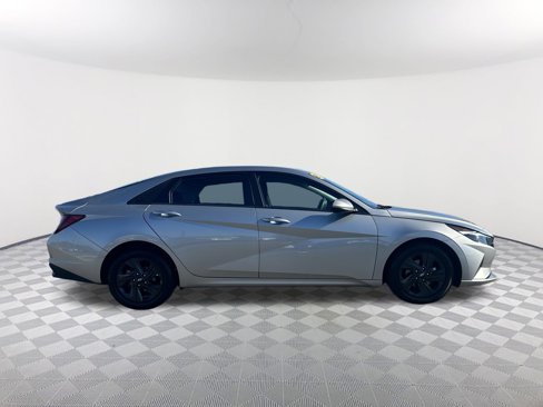 Used 2023 Hyundai Elantra SEL image 6