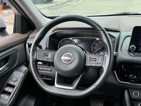 Used 2022 Nissan Rogue SV w/ SV Premium Package image 35