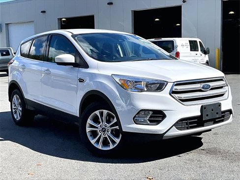 Used 2019 Ford Escape SE image 1