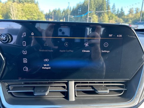 New 2025 Chevrolet Trax RS w/ Sunroof Package image 13