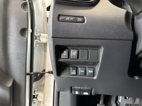 Used 2017 Nissan Rogue S image 13