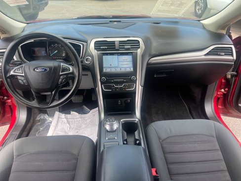 Used 2017 Ford Fusion SE w/ Fusion SE Technology Package image 13