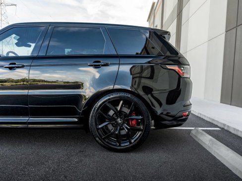 Used 2022 Land Rover Range Rover Sport SVR image 12