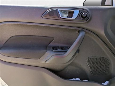 Used 2015 Ford Fiesta SE image 11