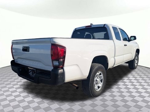 Used 2023 Toyota Tacoma SR image 3