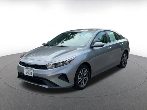 Used 2024 Kia Forte LXS image 7