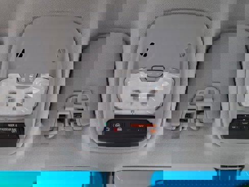 Certified 2020 Chevrolet Bolt Premier w/ Infotainment Package image 23
