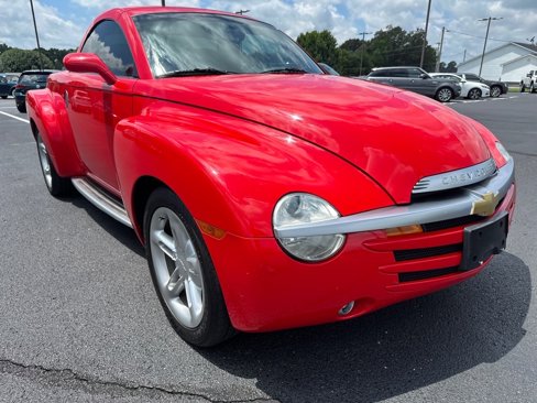 Used 2004 Chevrolet SSR w/ Preferred Equipment Group image 1
