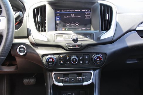 Used 2023 GMC Terrain SLE w/ Driver Convenience Package image 15