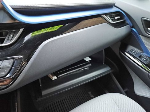 Used 2019 Toyota C-HR XLE image 22