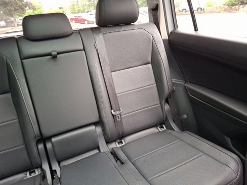Certified 2019 Volkswagen Tiguan SE w/ Panoramic Sunroof Package image 20
