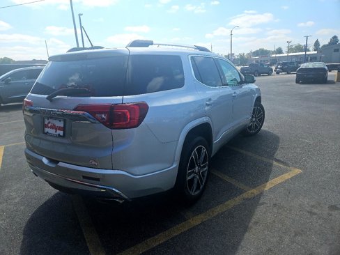 Used 2017 GMC Acadia Denali w/ Technology Package image 5