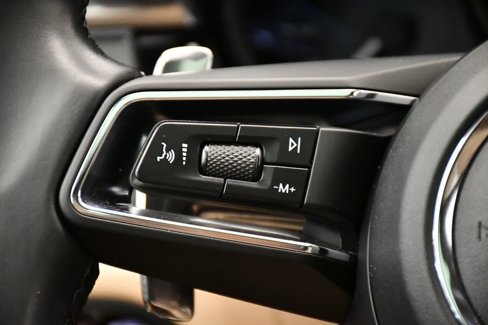 Used 2023 Porsche Macan Turbo image 28