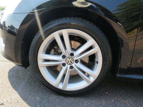 Used 2014 Volkswagen Passat 1.8T SE image 16