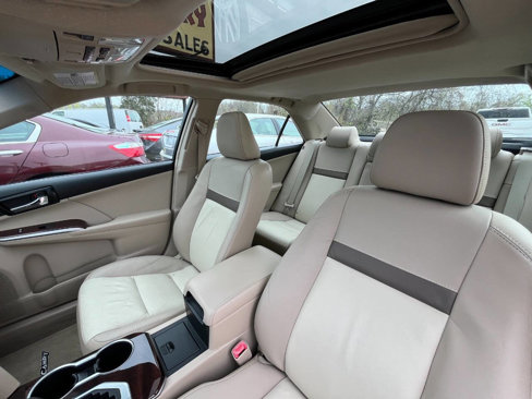 Used 2012 Toyota Camry XLE image 12