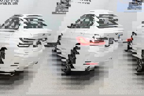 Used 2025 BMW 330i xDrive Sedan w/ Convenience Package image 6