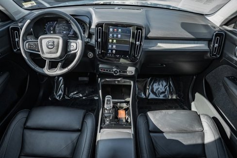 Certified 2023 Volvo XC40 B5 Plus w/ Driver Assist Package image 18