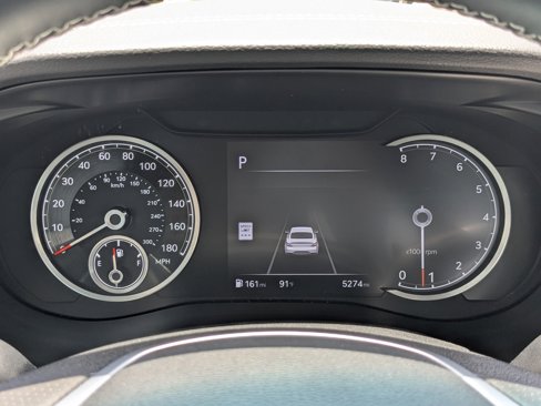 Certified 2025 Genesis G70 2.5T image 23