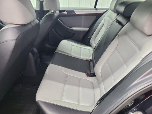 Used 2016 Volkswagen Jetta SEL Premium image 38