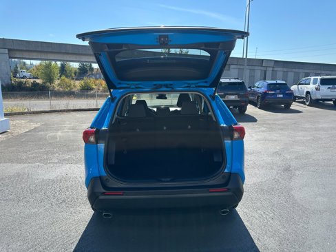 Used 2021 Toyota RAV4 XLE image 11