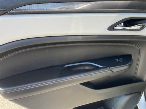Used 2014 Cadillac SRX FWD image 12