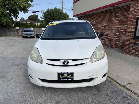 Used 2007 Toyota Sienna CE image 2