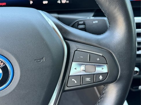Used 2022 BMW i4 eDrive40 image 35