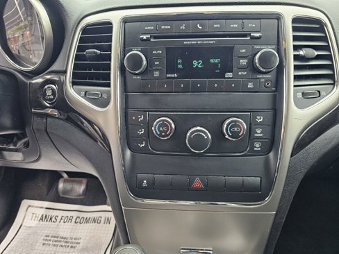 Used 2013 Jeep Grand Cherokee Laredo w/ Laredo E Group image 18