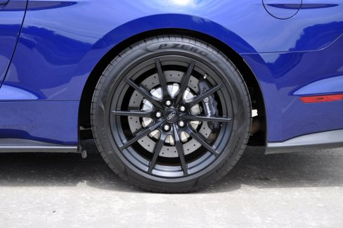 Used 2016 Ford Mustang Shelby GT350 w/ Technology Package image 22