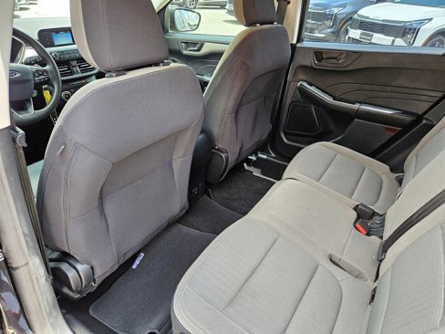 Used 2022 Ford Escape S image 18