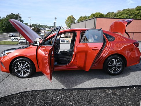 Used 2022 Kia Forte LXS w/ LXS Technology Package image 18
