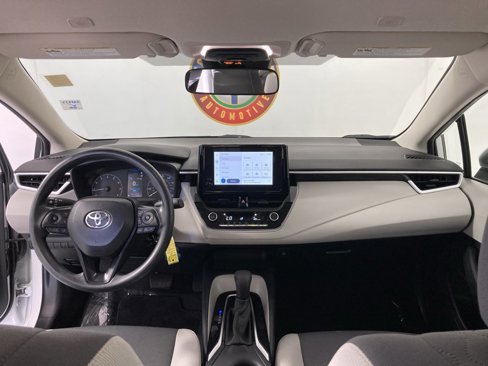 Used 2023 Toyota Corolla LE image 6
