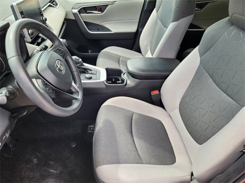 Used 2022 Toyota RAV4 XLE image 13