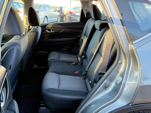 Used 2017 Nissan Rogue S image 28