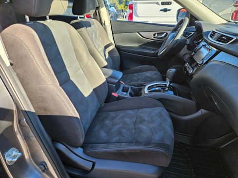 Used 2015 Nissan Rogue SV w/ SV Premium Package image 33