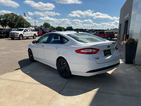 Used 2016 Ford Fusion SE w/ Equipment Group 201A image 3