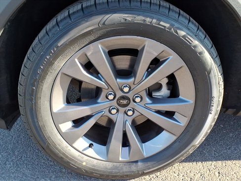 Certified 2022 Ford Explorer XLT w/ Equipment Group 202A image 8