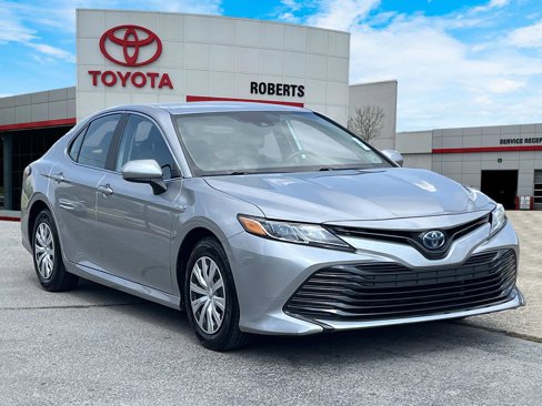 Certified 2019 Toyota Camry LE image 1