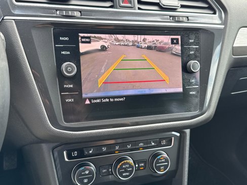 Used 2018 Volkswagen Tiguan SEL image 31