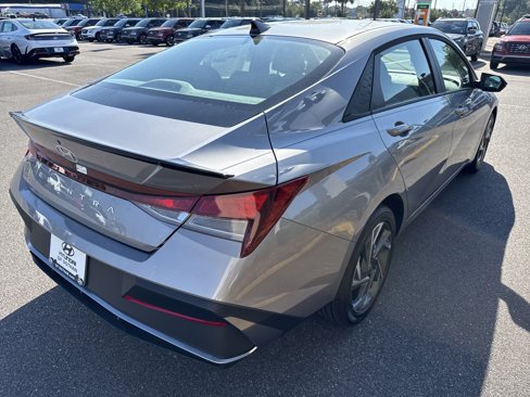 New 2025 Hyundai Elantra Sport image 4