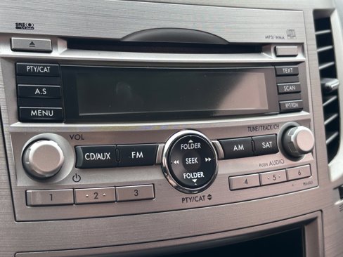 Used 2010 Subaru Outback 2.5i image 27