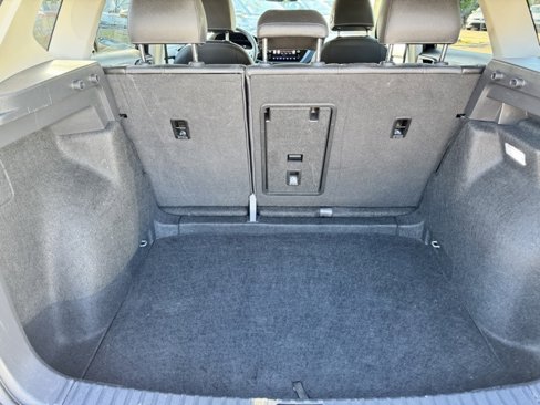 Certified 2024 Volkswagen Taos SE image 8